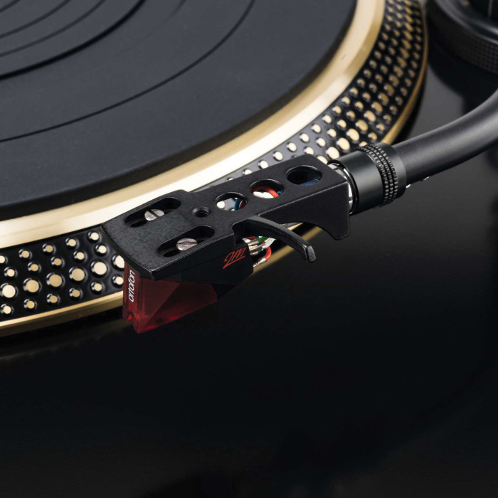 Platine vinyle Hifi avec bras de lecture en S