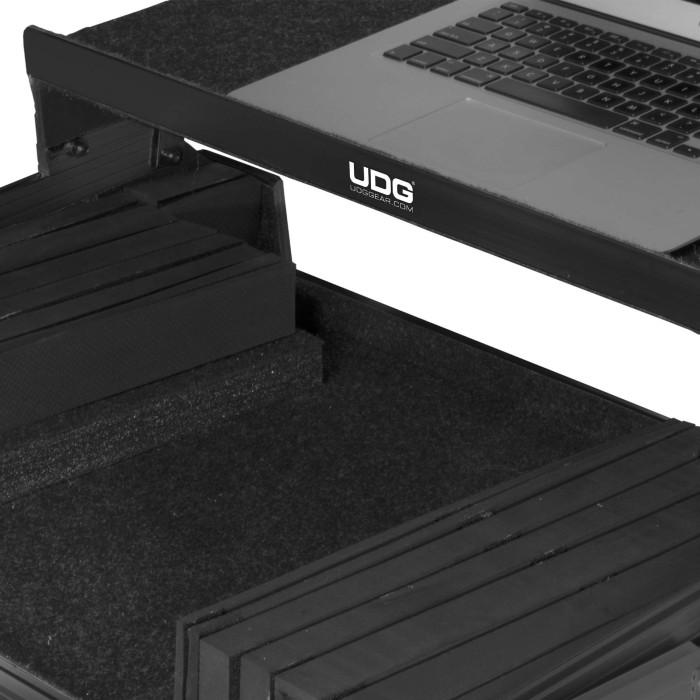 UDG Ultimate Flight Case Multi Format XL Black MK3 Plus (Laptop Shelf)
