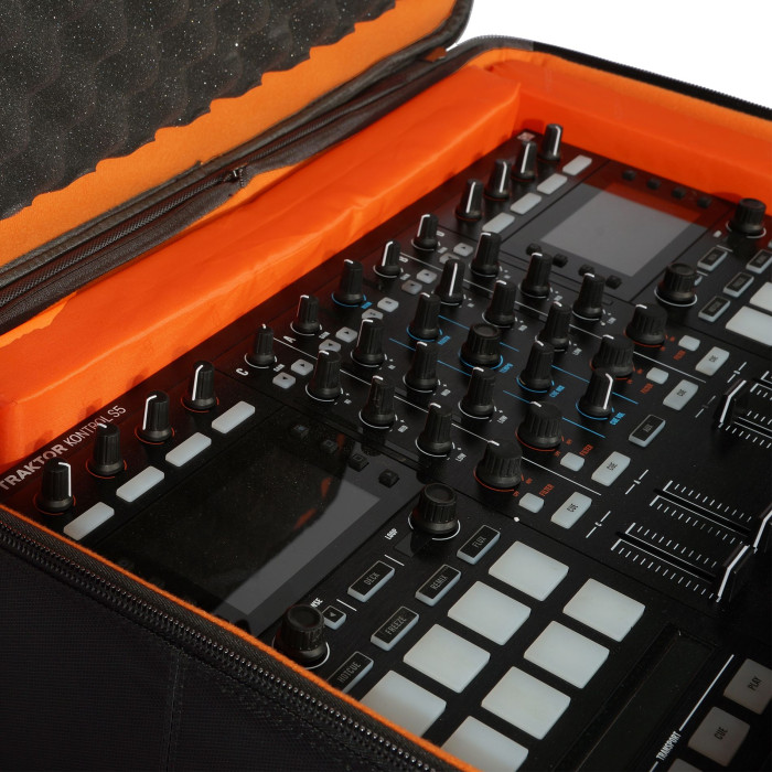 UDG Ultimate MIDI Controller Backpack Small MK2