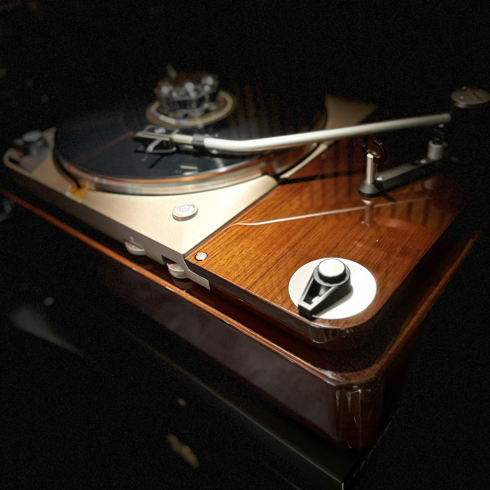 Platine Vinyle Entrainement Direct - Finition Noyer