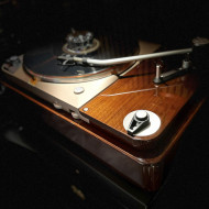 Platine Vinyle Entrainement Direct - Finition Noyer